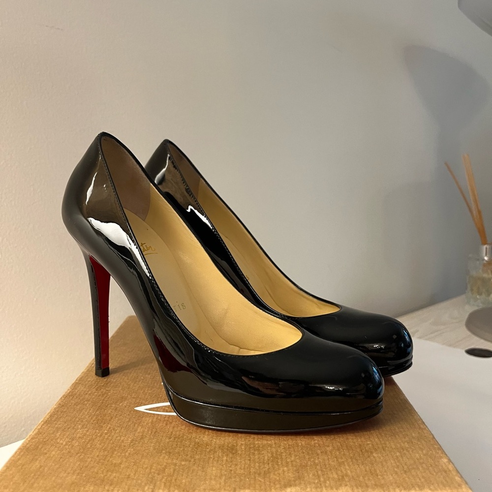 LIKE NEW Christian Louboutin Simple Pump 120 Patent Calf.